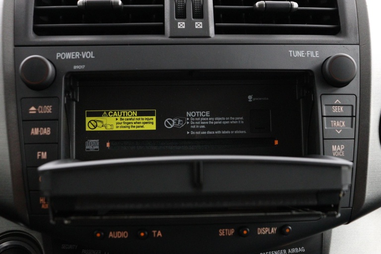 Toyota RAV4 - 2.0 VVTi Executive Business 52