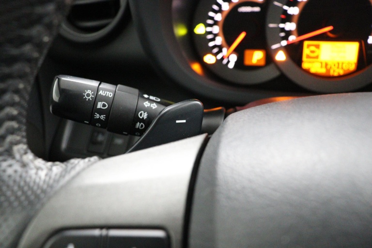 Toyota RAV4 - 2.0 VVTi Executive Business 65