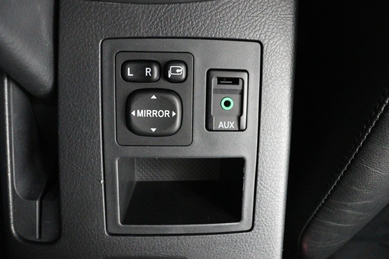 Toyota RAV4 - 2.0 VVTi Executive Business 67