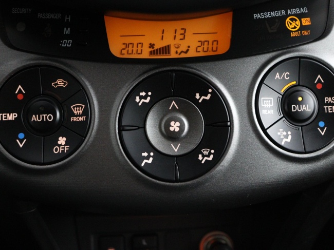 Toyota RAV4 - 2.0 VVTi Executive Business