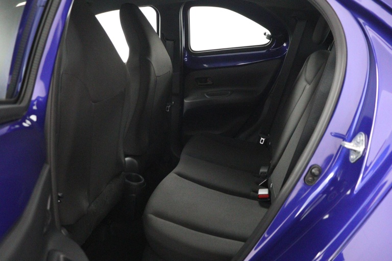 Toyota Aygo X - 1.0 VVT-i S-CVT Play 18