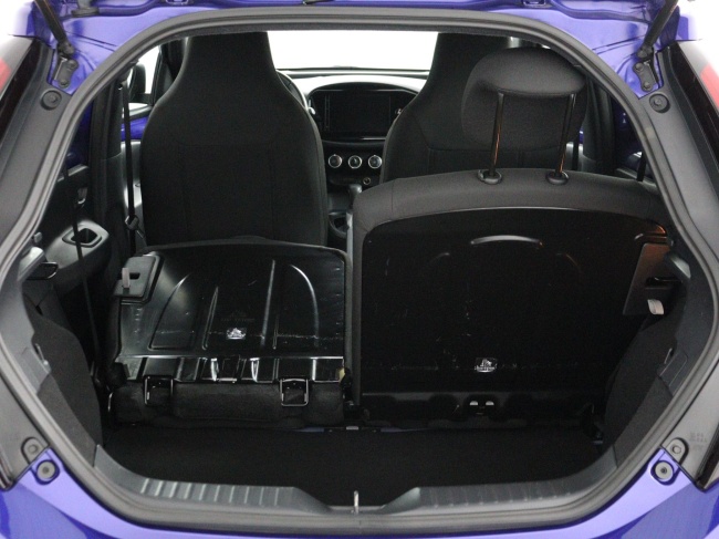 Toyota Aygo X - 1.0 VVT-i S-CVT Play