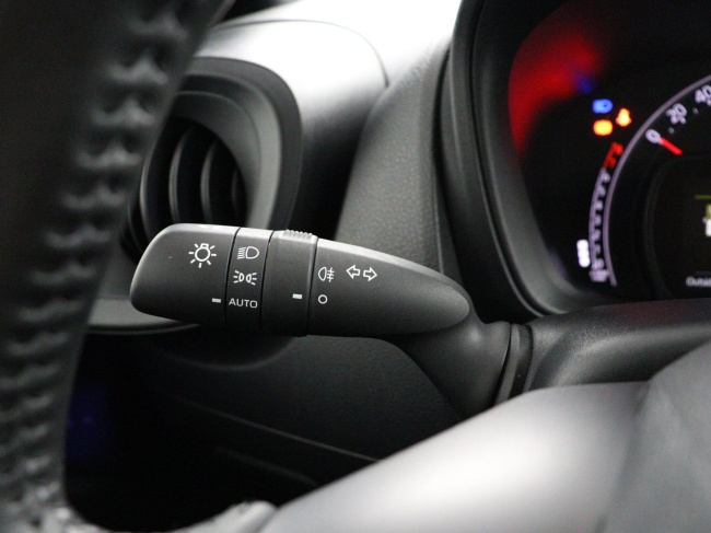 Toyota Aygo X - 1.0 VVT-i S-CVT Play