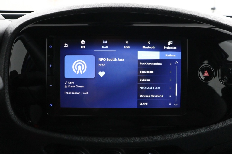 Toyota Aygo X - 1.0 VVT-i S-CVT Play 48