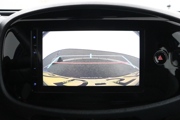 Toyota Aygo X - 1.0 VVT-i S-CVT Play 9