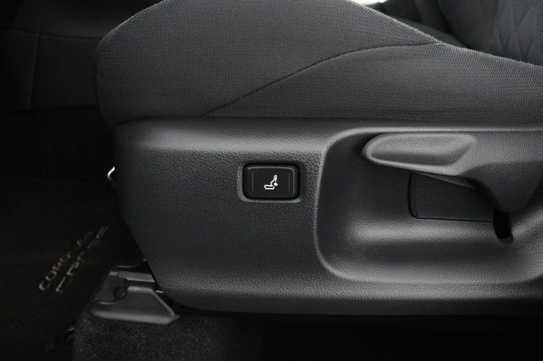 Toyota Corolla Cross - Hybrid 200 Dynamic 31