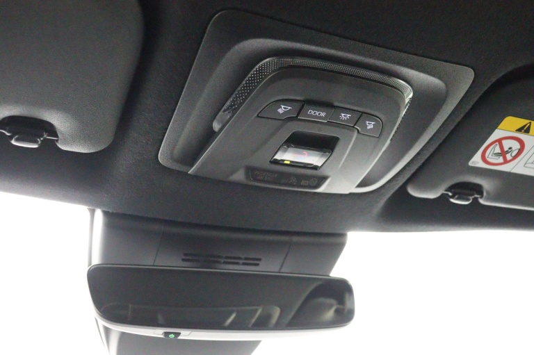 Toyota Corolla Cross - Hybrid 200 Dynamic 35