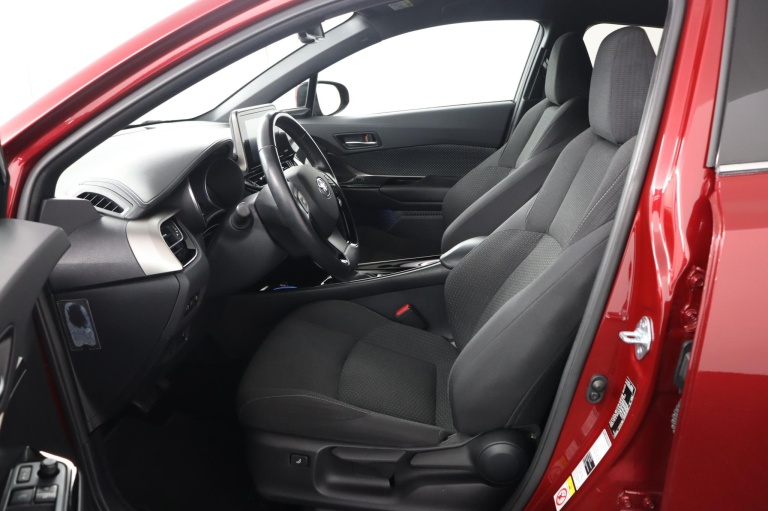 Toyota C-HR - 1.8 Hybrid Business Intro 17