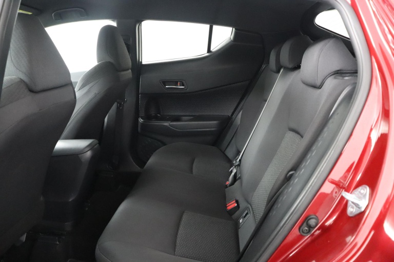 Toyota C-HR - 1.8 Hybrid Business Intro 18