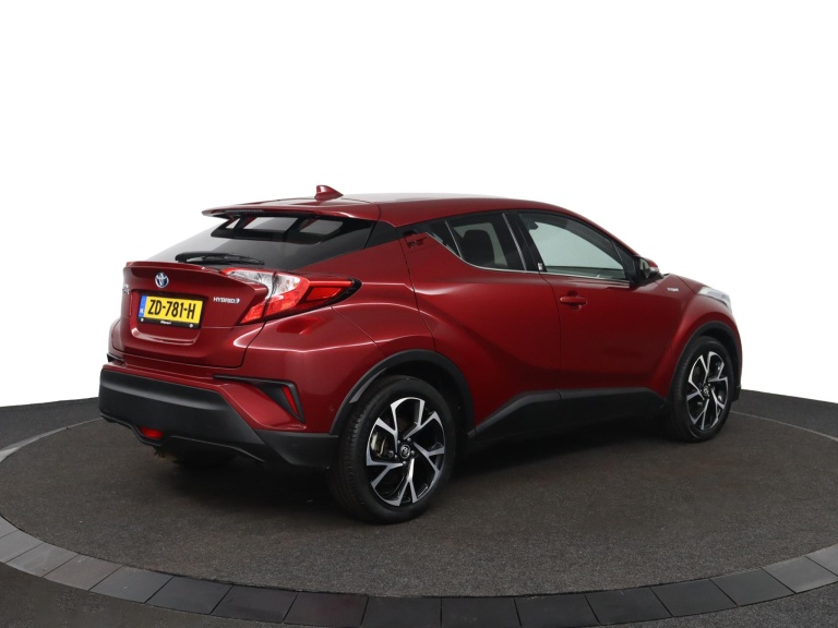 Toyota C-HR - 1.8 Hybrid Business Intro 2