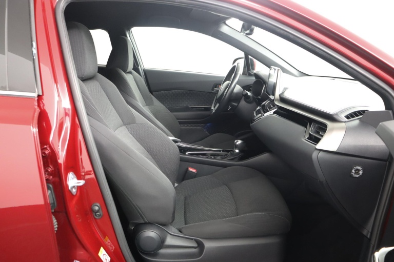 Toyota C-HR - 1.8 Hybrid Business Intro 22