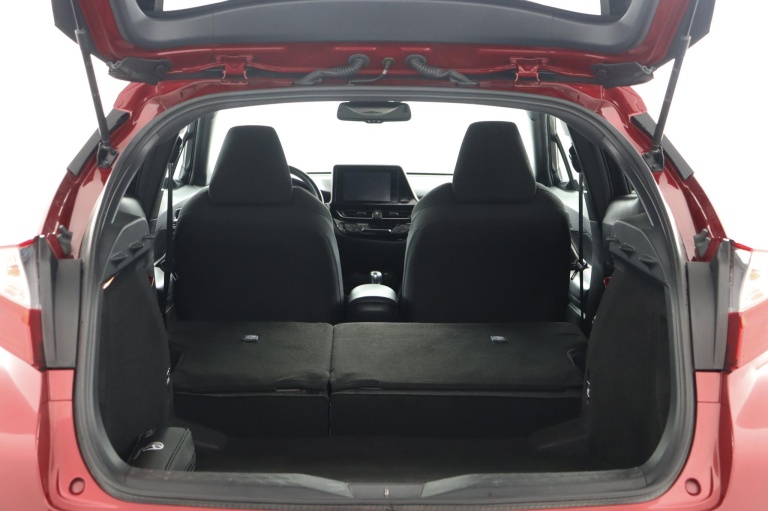 Toyota C-HR - 1.8 Hybrid Business Intro 26