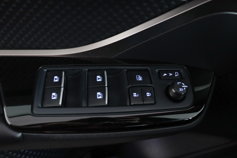 Toyota C-HR - 1.8 Hybrid Business Intro 29