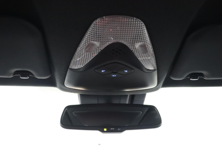 Toyota C-HR - 1.8 Hybrid Business Intro 34