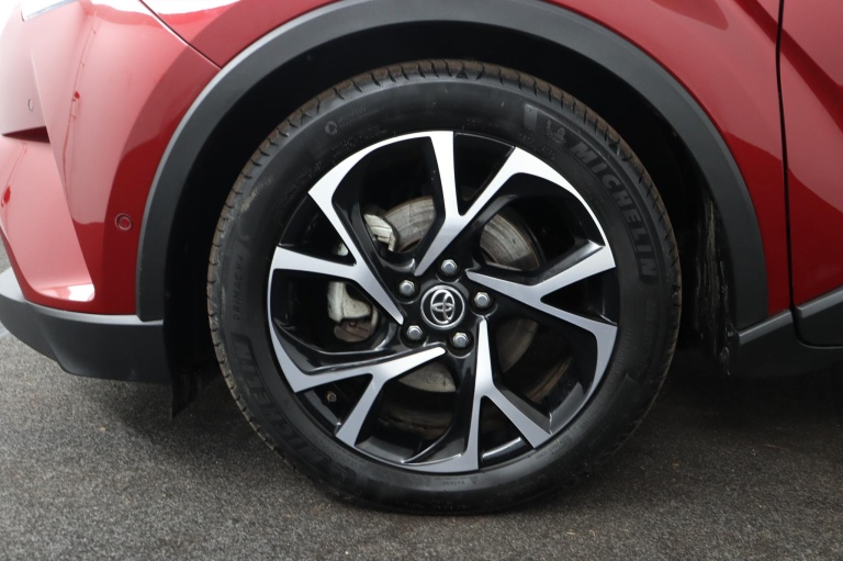 Toyota C-HR - 1.8 Hybrid Business Intro 38