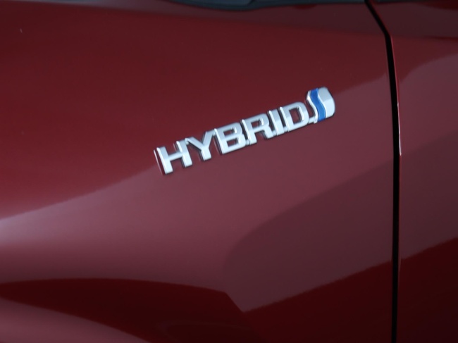 Toyota C-HR - 1.8 Hybrid Business Intro