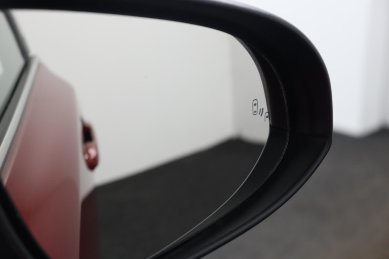 Toyota C-HR - 1.8 Hybrid Business Intro 44