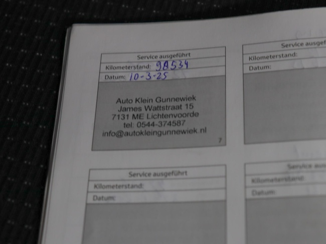 Toyota C-HR - 1.8 Hybrid Business Intro