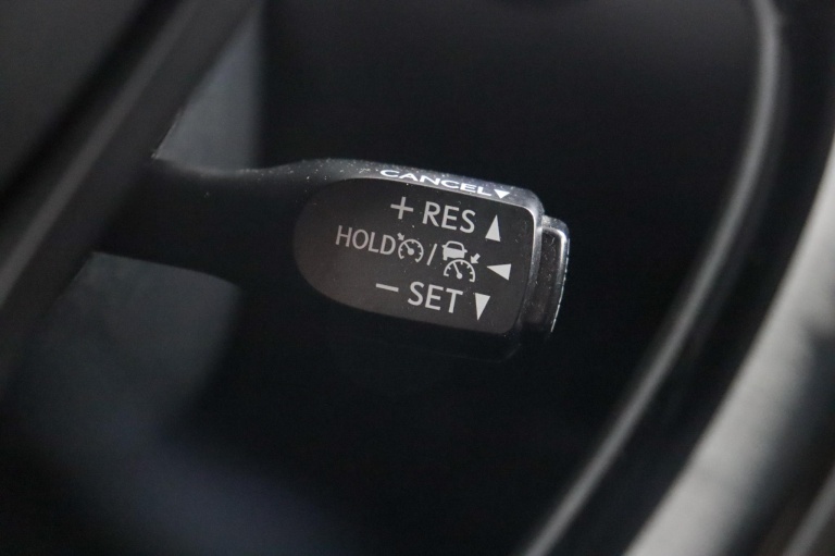 Toyota C-HR - 1.8 Hybrid Business Intro 52