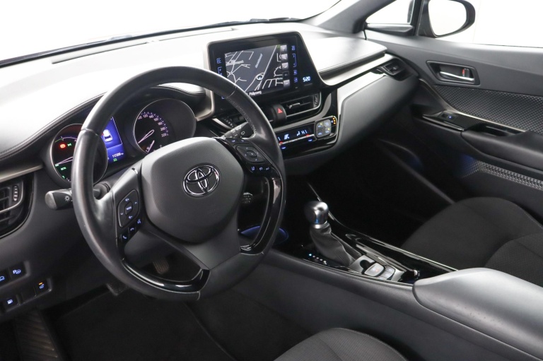 Toyota C-HR - 1.8 Hybrid Business Intro 57