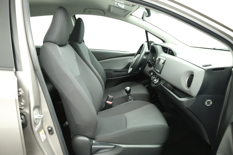 Toyota Yaris - 1.3 VVT-i Aspiration 21