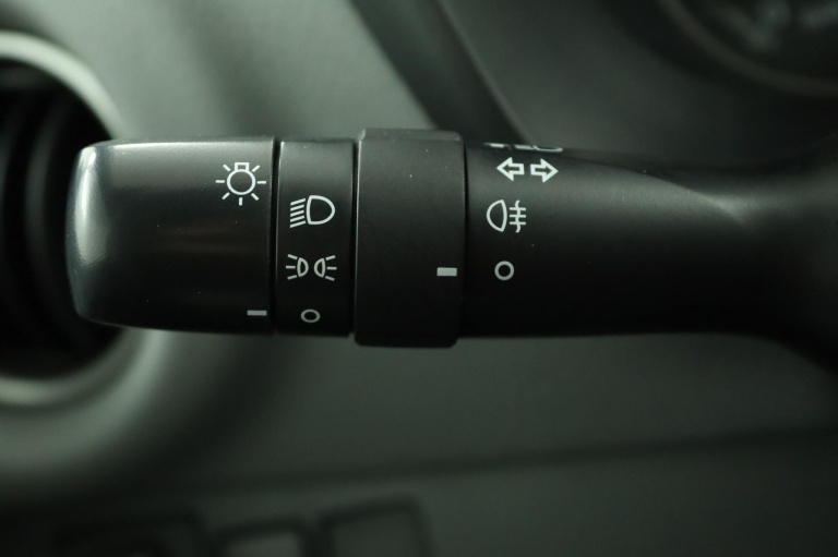 Toyota Yaris - 1.3 VVT-i Aspiration 31