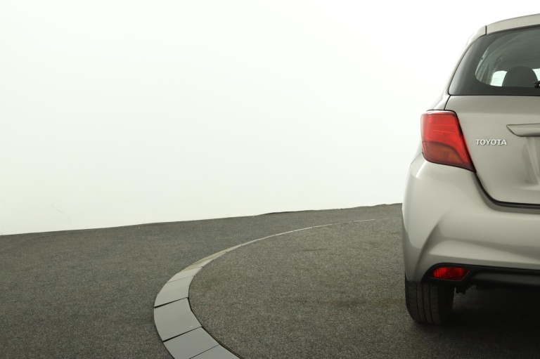 Toyota Yaris - 1.3 VVT-i Aspiration 39