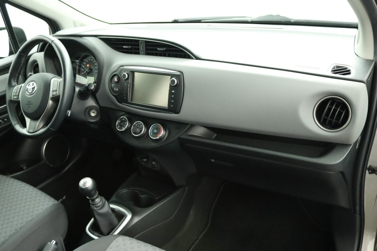 Toyota Yaris - 1.3 VVT-i Aspiration 41