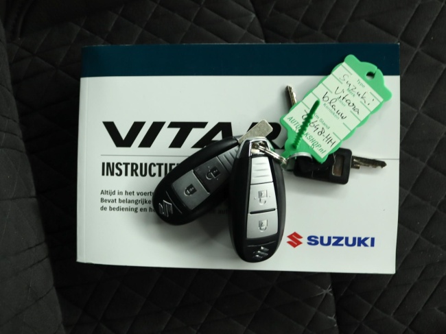 Suzuki Vitara - 1.5 Hybrid Style Rhino Edition