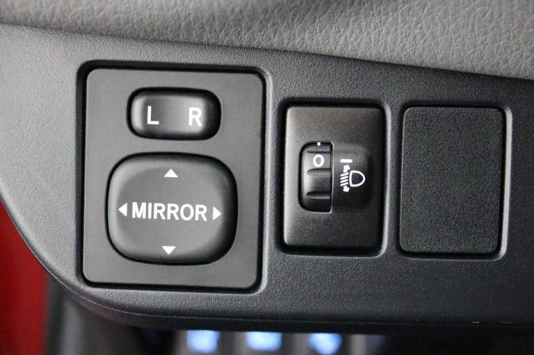 Toyota Yaris - 1.0 VVT-i Comfort 29