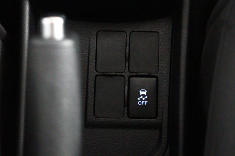 Toyota Yaris - 1.0 VVT-i Comfort 48