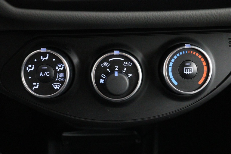 Toyota Yaris - 1.0 VVT-i Comfort 7