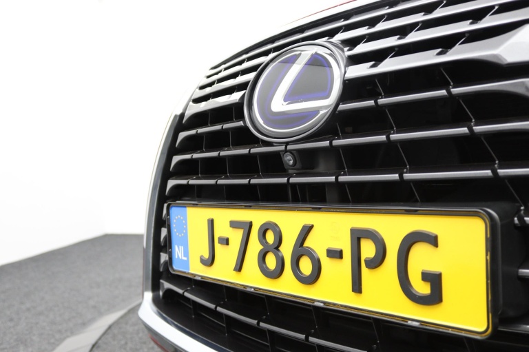 Lexus NX - 300h President Line Limited 36