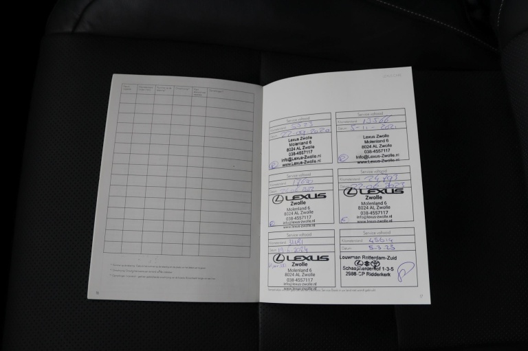 Lexus NX - 300h President Line Limited 42