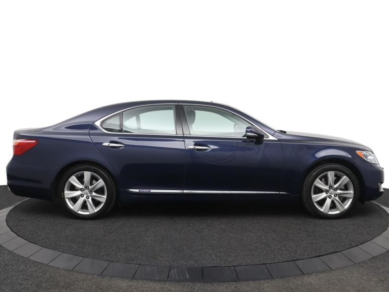 Lexus LS - 600h Executive 13