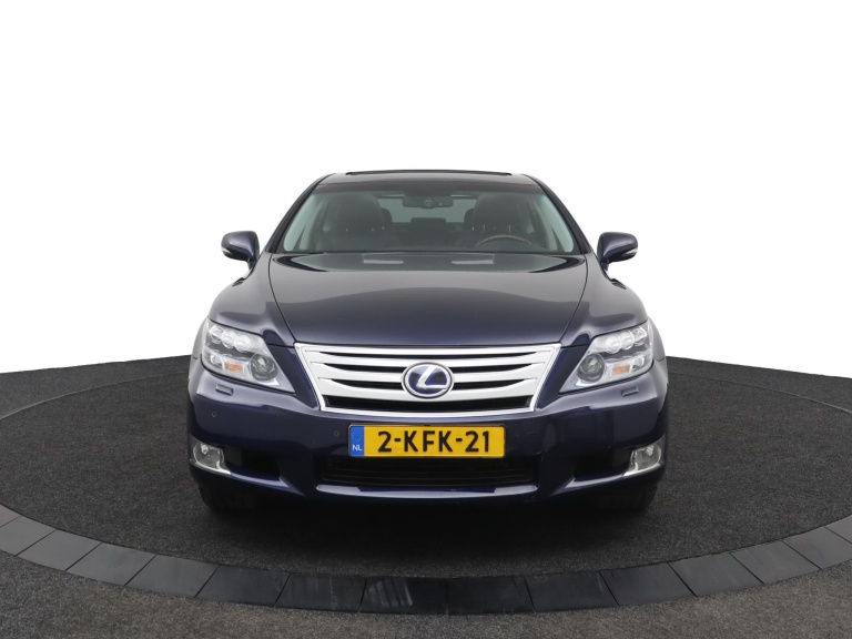 Lexus LS - 600h Executive 16