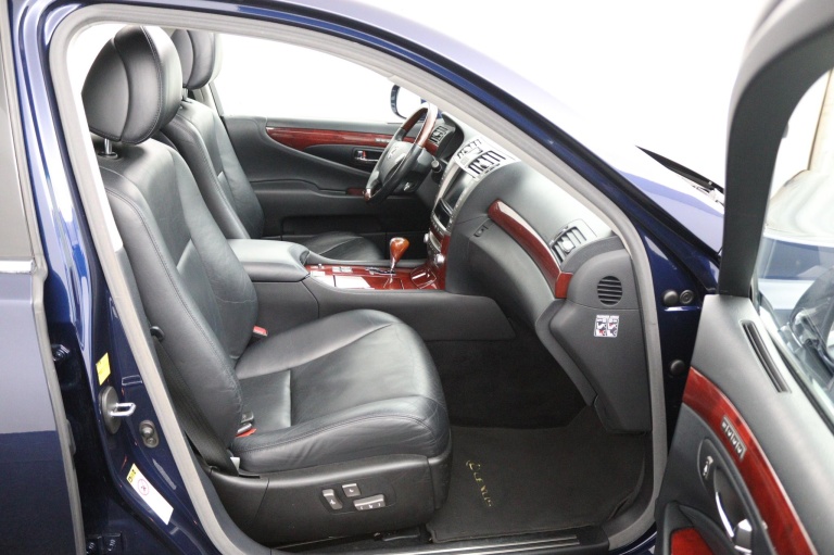 Lexus LS - 600h Executive 22