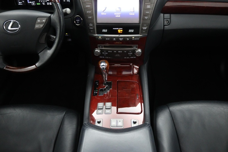 Lexus LS - 600h Executive 24