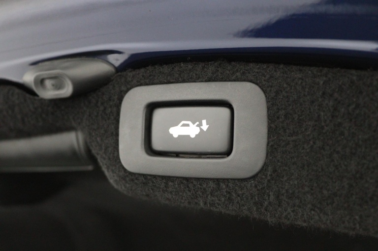 Lexus LS - 600h Executive 32