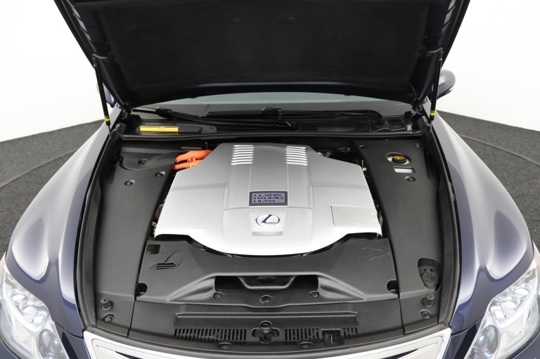 Lexus LS - 600h Executive 38