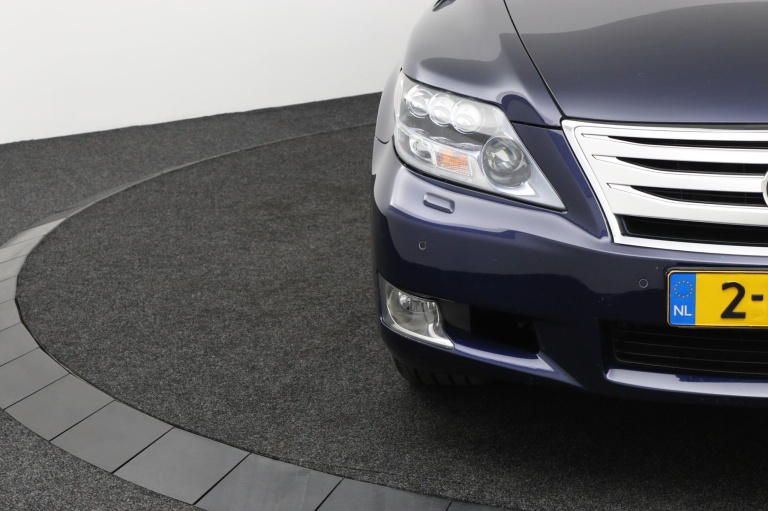 Lexus LS - 600h Executive 39