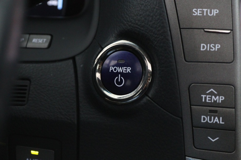 Lexus LS - 600h Executive 44