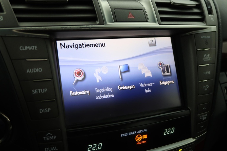 Lexus LS - 600h Executive 49