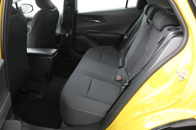 Toyota Prius - 2.0 Plug-in Hybrid 220 Executive Panoramisch dak 17