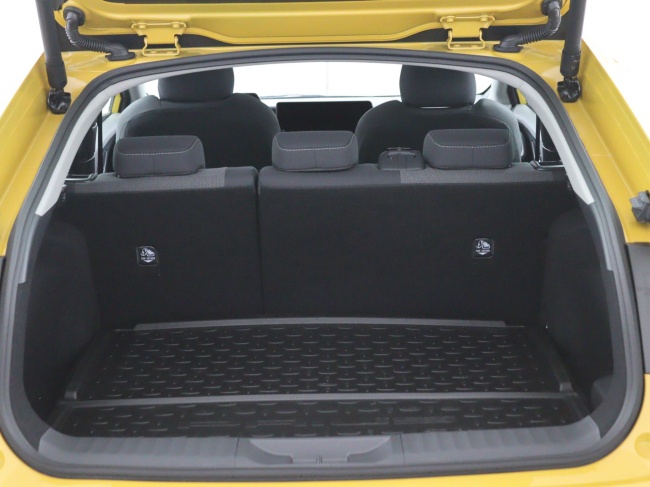 Toyota Prius - 2.0 Plug-in Hybrid 220 Executive Panoramisch dak