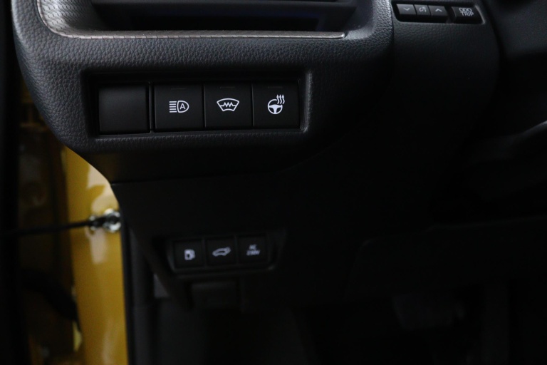 Toyota Prius - 2.0 Plug-in Hybrid 220 Executive Panoramisch dak 27