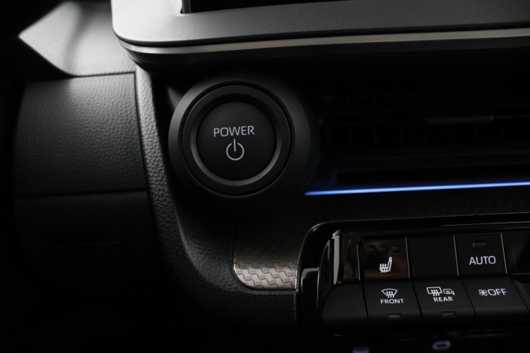 Toyota Prius - 2.0 Plug-in Hybrid 220 Executive Panoramisch dak 39