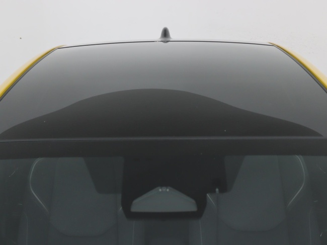 Toyota Prius - 2.0 Plug-in Hybrid 220 Executive Panoramisch dak