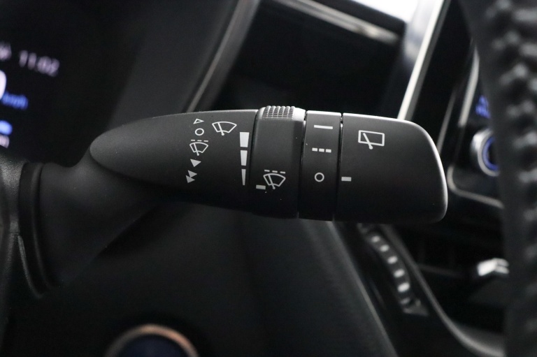 Toyota Corolla Touring Sports - 1.8 Hybrid Active 30