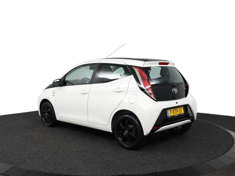 Toyota Aygo - 1.0 VVT-i x-play 12